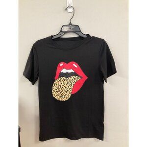 Women's Graphic T-Shirt & Shorts Set With Lips & Leopard Tongue‎ Design